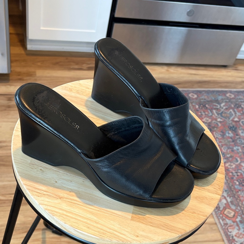 AEROSOLES Black Leather Wedge Shoes